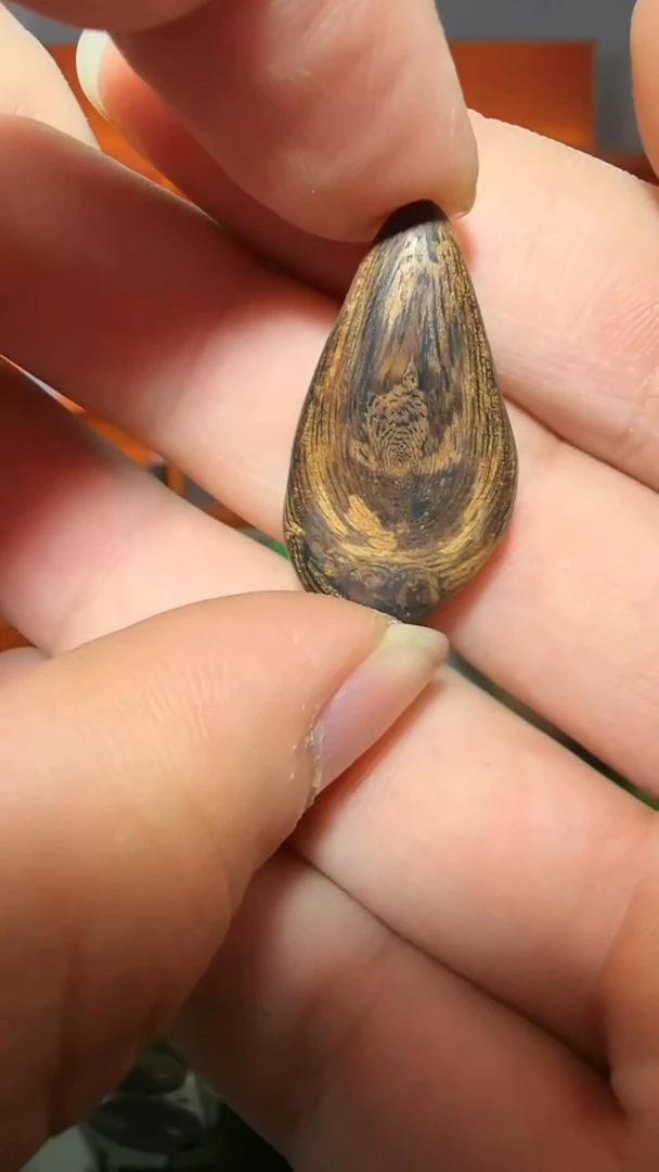 沉香吊坠74号瘤疤多样性发一