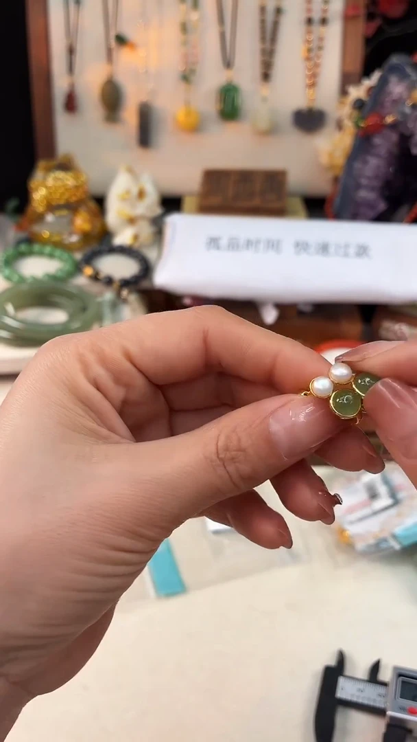 未镶嵌和田玉手饰@@I086D018978