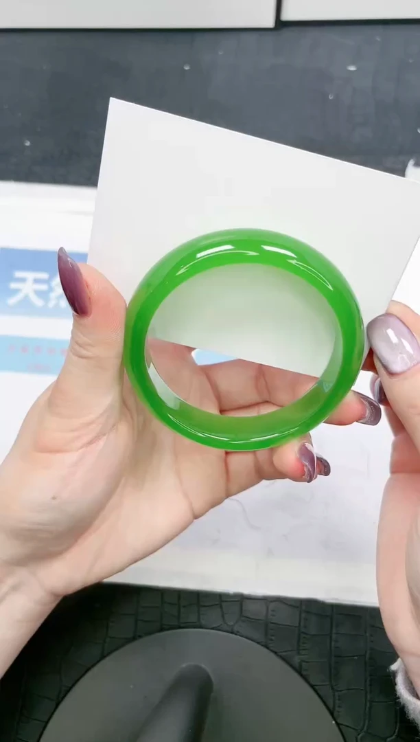 【闪购商品】石英质玉手镯未镶嵌66-57.4