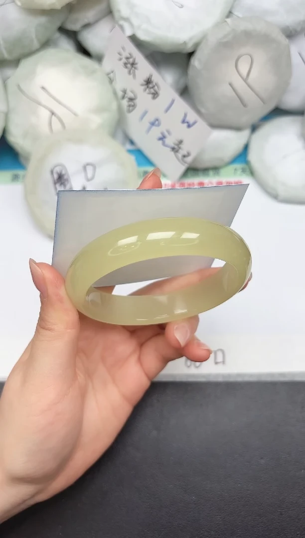 未镶嵌手镯石英质玉A158/62.3