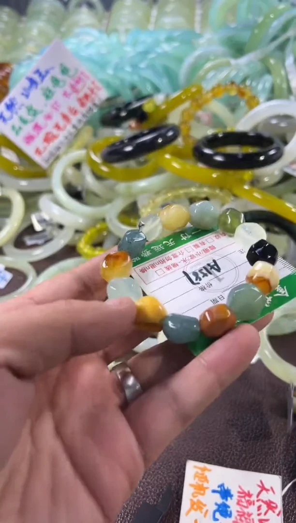 未镶嵌蛇纹石玉手镯1