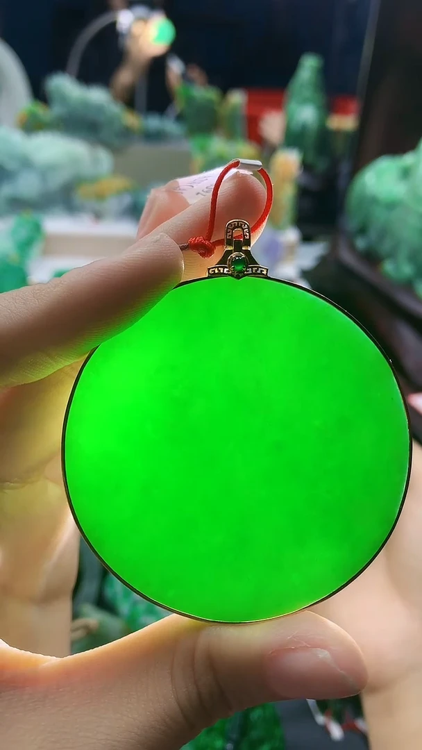 颈饰未镶嵌翡翠劳****律天然缅甸a货翡翠