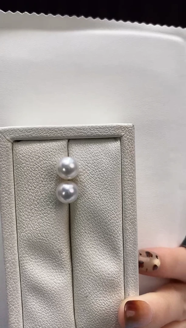 18K金镶嵌耳饰海水珍珠9-10澳白珍珠耳饰