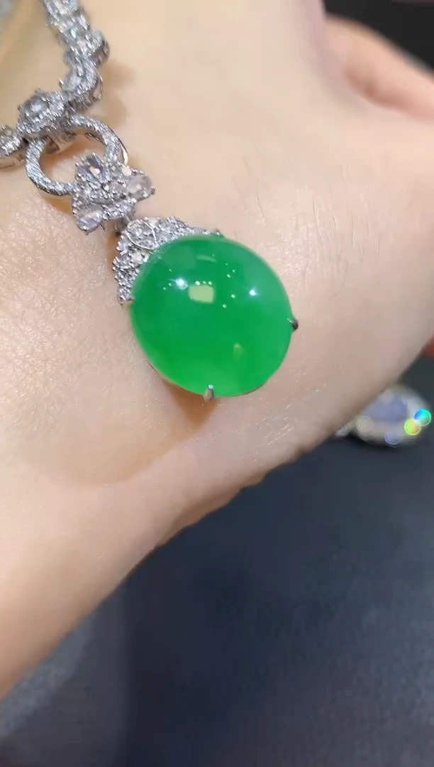 翡翠18K金镶嵌吊坠(不含链)A63