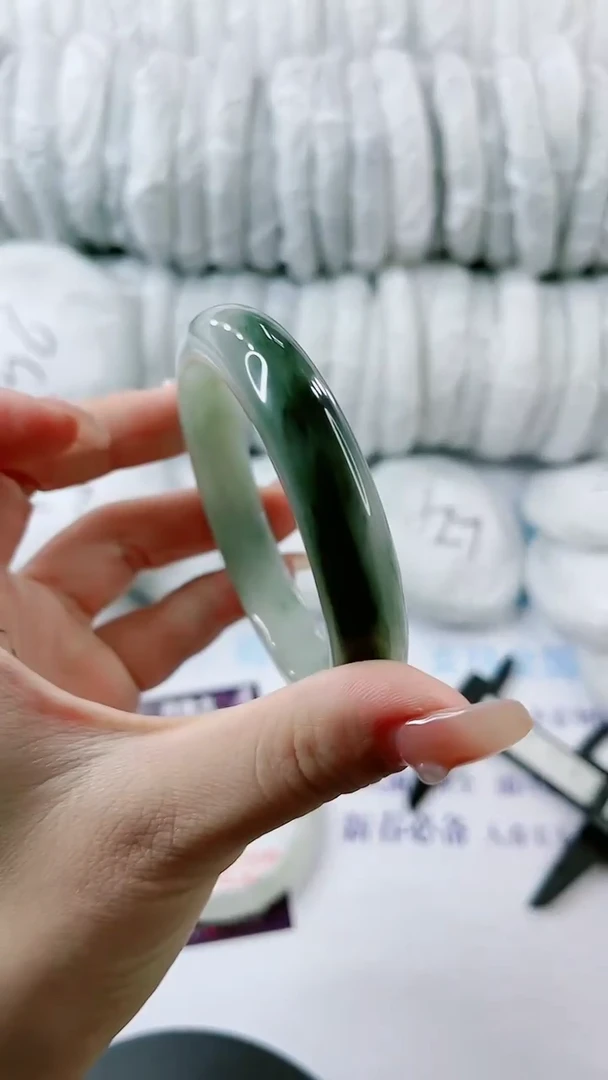 【闪购商品】石英质玉手镯未镶嵌0548646215-