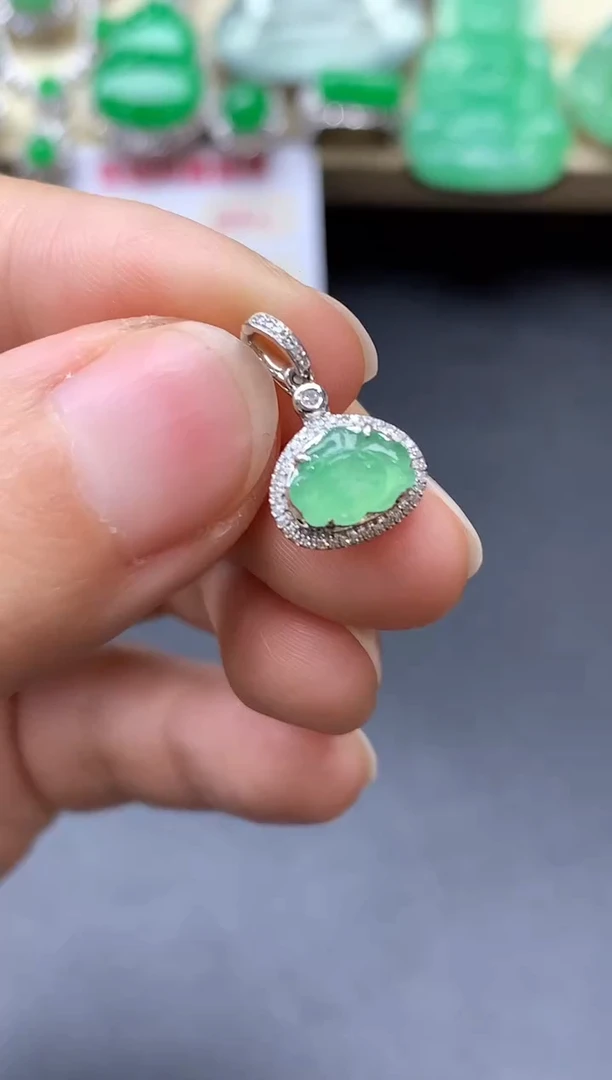 颈饰18K金镶嵌翡翠243中国好珍宝