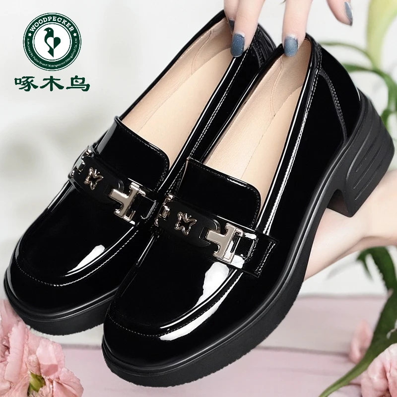 啄木鸟洋气单鞋黑色软底新款女鞋英伦风乐福鞋女鞋厚底皮鞋妈妈鞋
