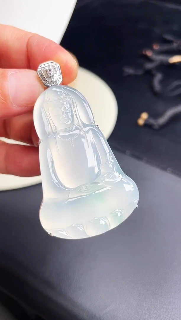 颈饰18K金镶嵌翡翠【70】观音 尺寸 65.7   36.4   15mm