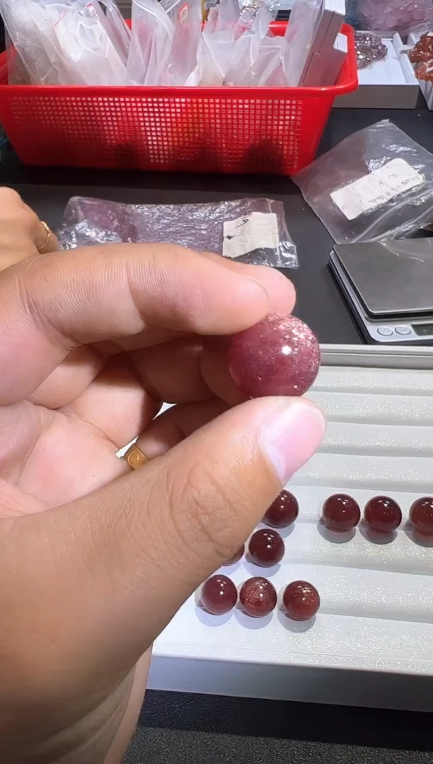 【闪购商品】石英质玉珠宝半成品未镶嵌17mm爆闪草莓晶单珠