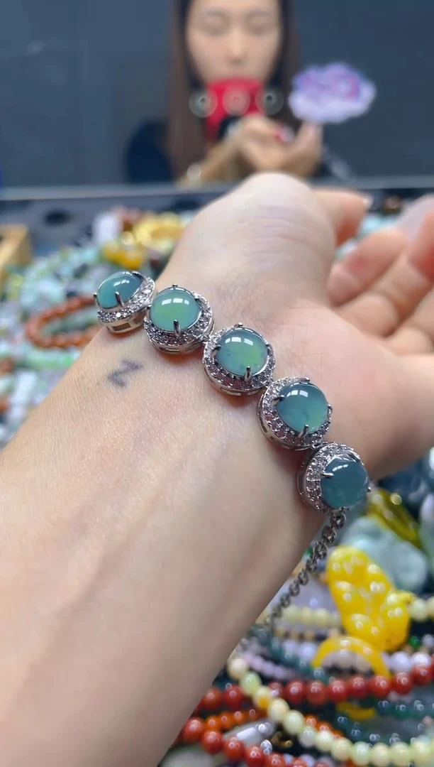 颈饰未镶嵌翡翠/D/翡翠A货，一件也是批发价