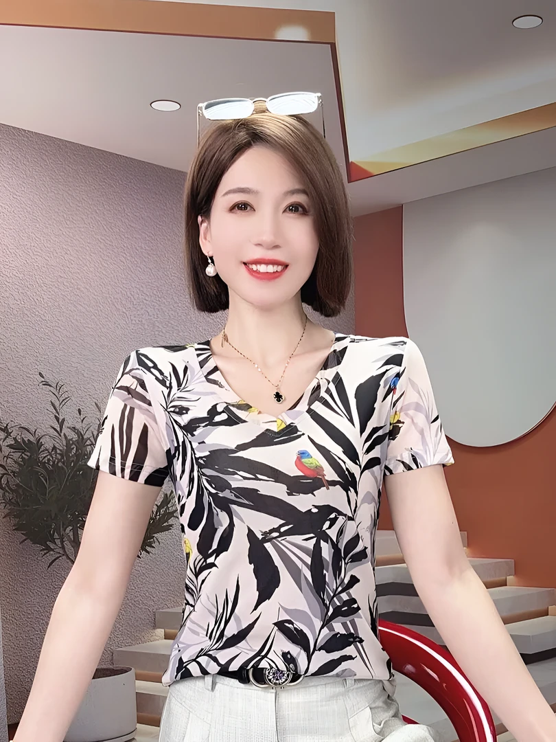 网纱印花V领短袖T恤女夏季时髦洋气内搭修身气质独特别致妈妈上衣