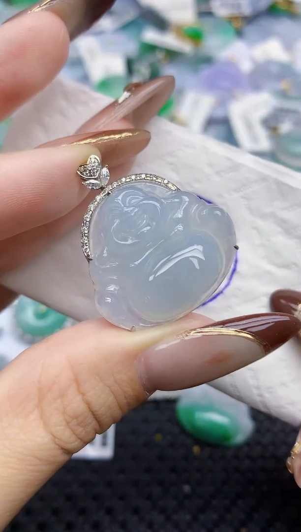 颈饰18K金镶嵌翡翠   天然翡翠A货  百元以上9米证书费自理