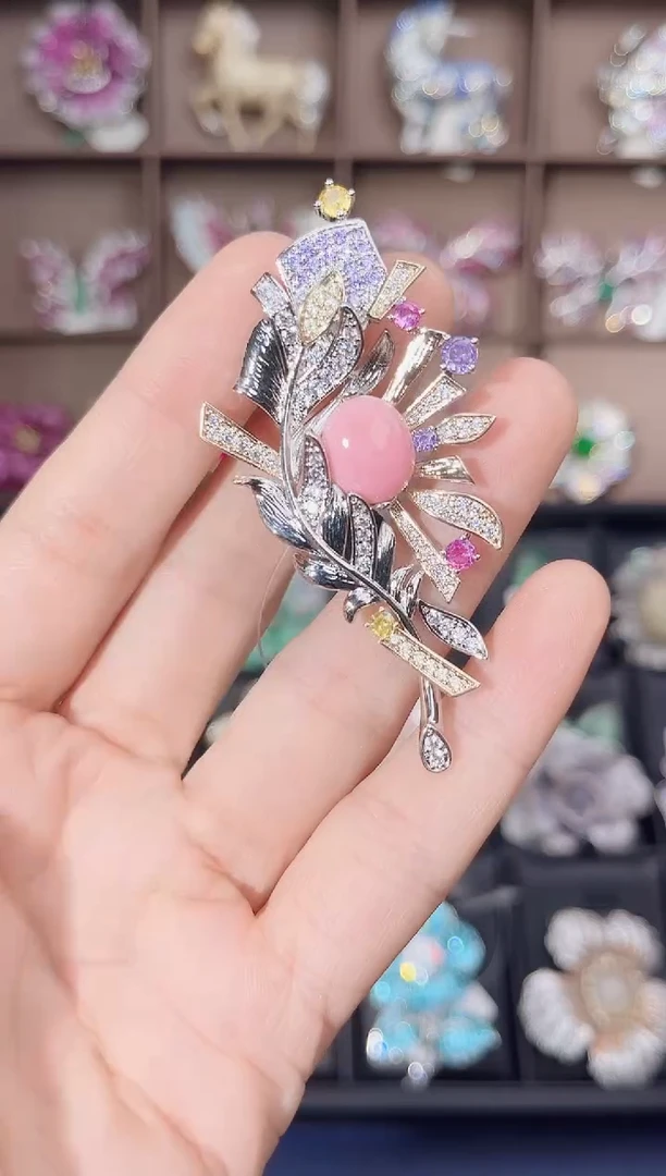 锆石铜合金大花树胸针