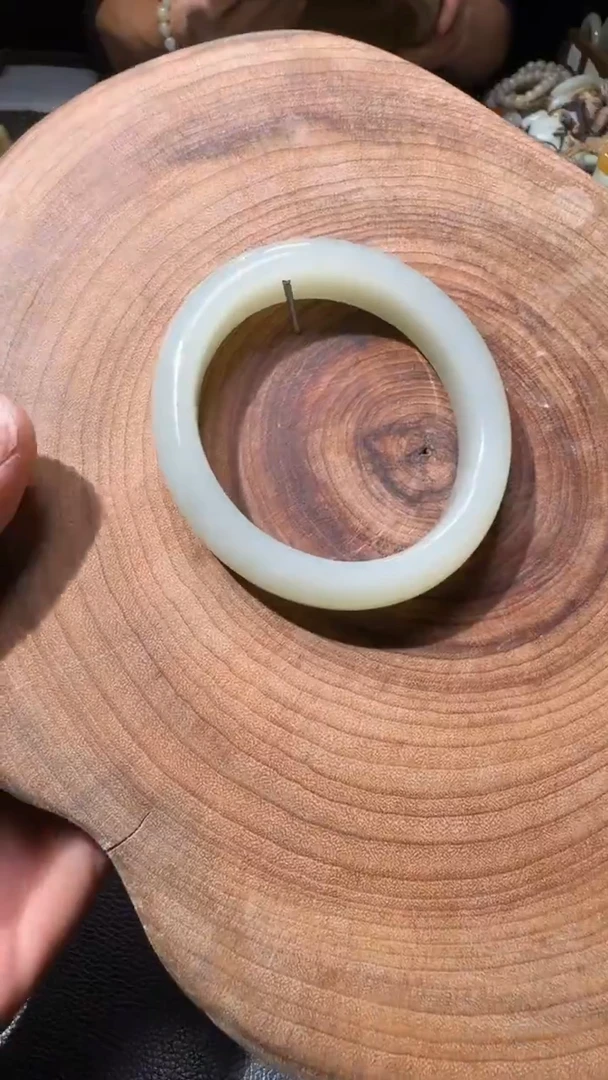 未镶嵌手镯和田玉手镯56*13*9