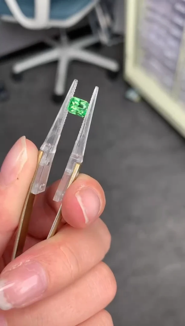 【闪购商品】石榴石（沙弗莱）裸石未镶嵌1ct沙弗莱