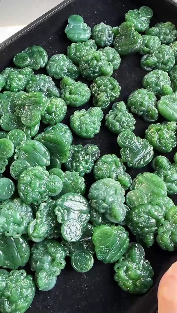 【闪购商品】和田玉（碧玉）吊坠未镶嵌多样性发一，财神