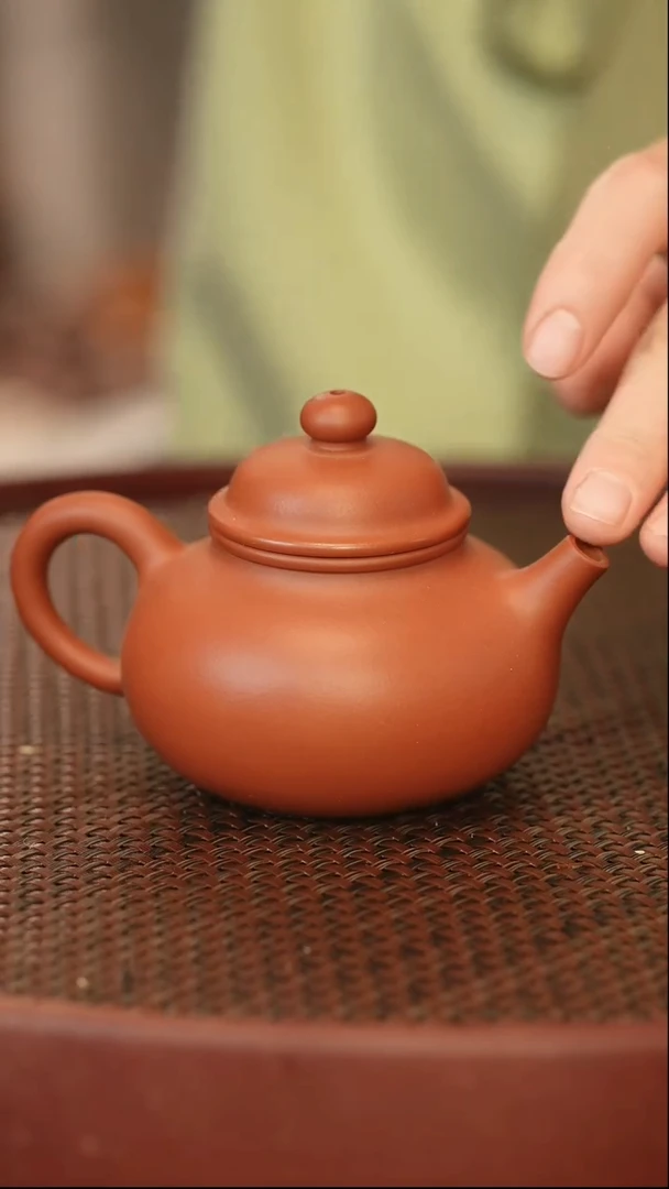 茶壶紫砂容天 大红袍 190cc