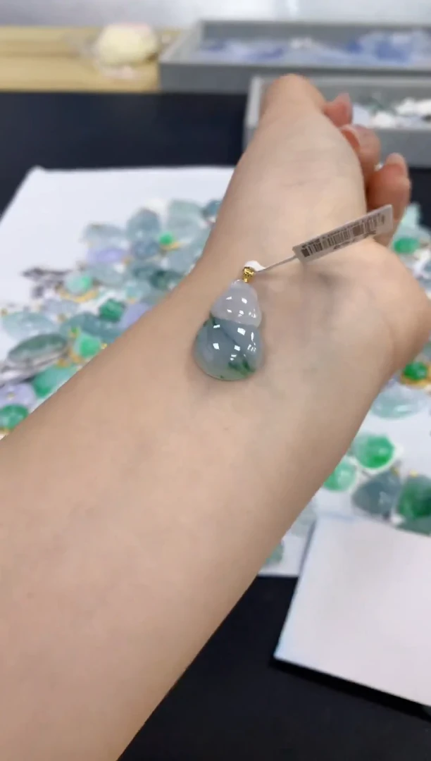 颈饰18K金镶嵌翡翠天然缅甸a货翡翠百元以上9元证书费自理