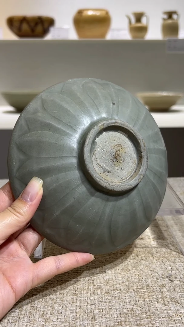 瓷片来*也青瓷莲瓣纹盘