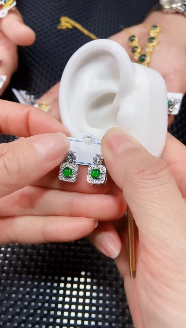 【闪购商品】翡翠耳饰未镶嵌111111111