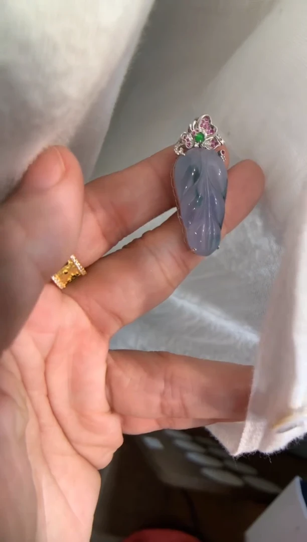 颈饰未镶嵌翡翠叶子