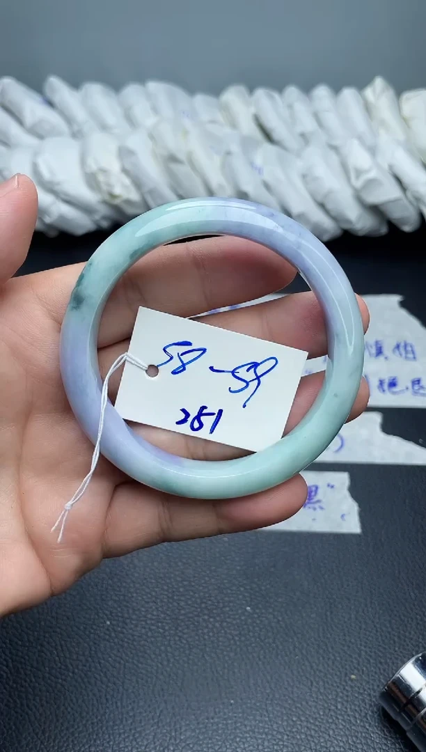 翡翠手镯未镶嵌251