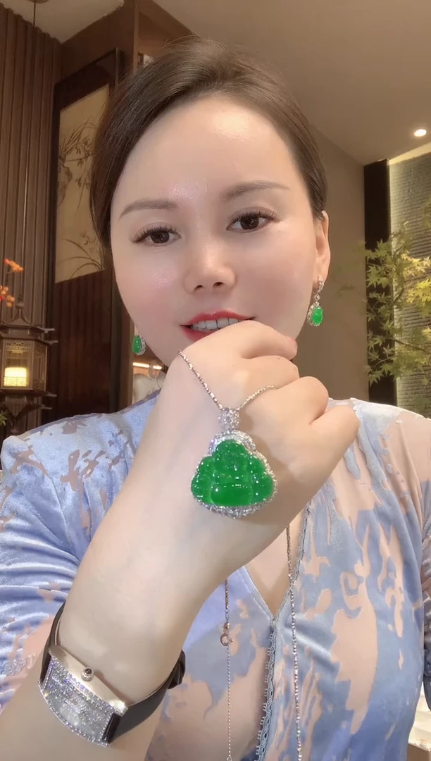 吊坠(不含链)18K金镶嵌翡翠C28