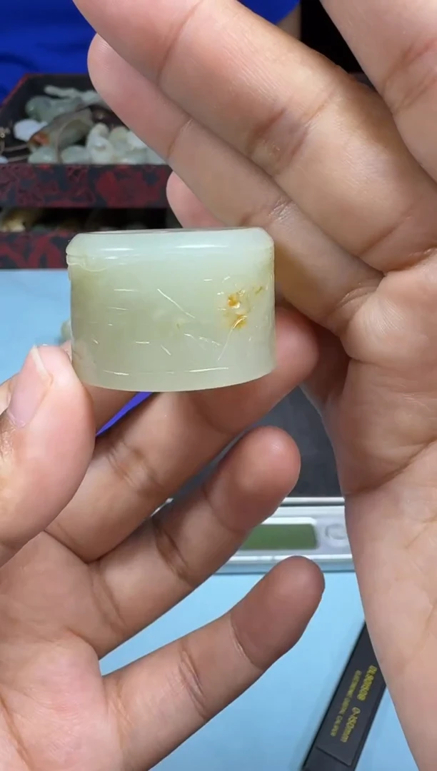 和田玉未镶嵌颈饰1