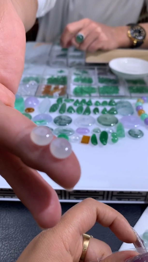 裸石翡翠蒲*英翡翠