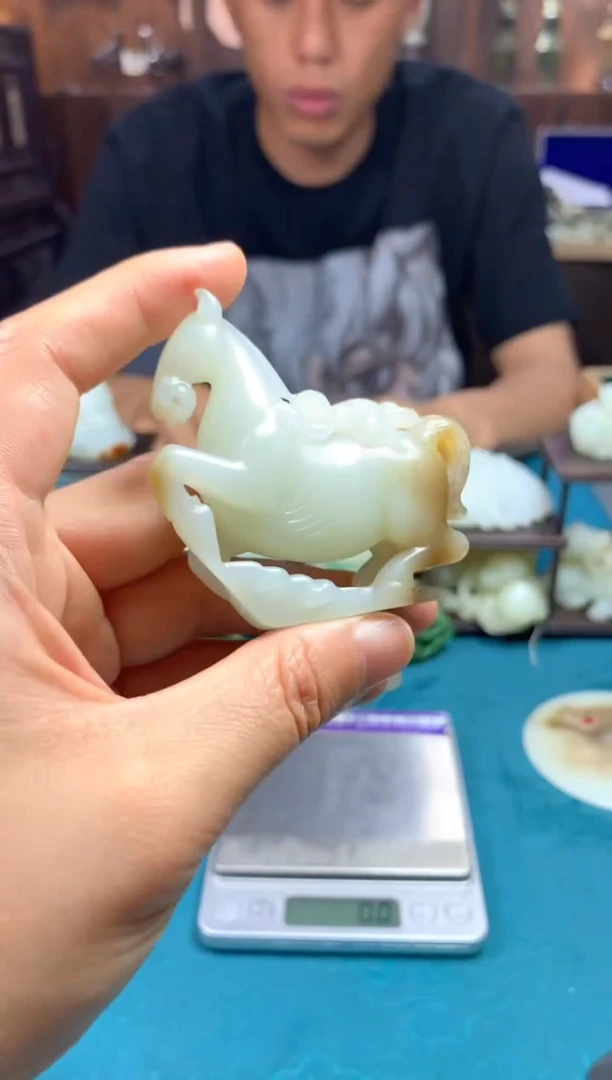和田玉未镶嵌颈饰1