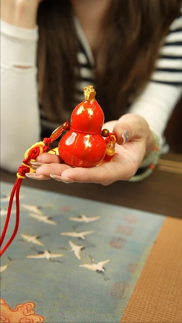 118号漂漆小手捻葫芦车挂