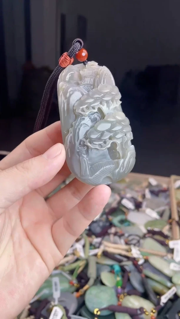 颈饰未镶嵌和田玉1