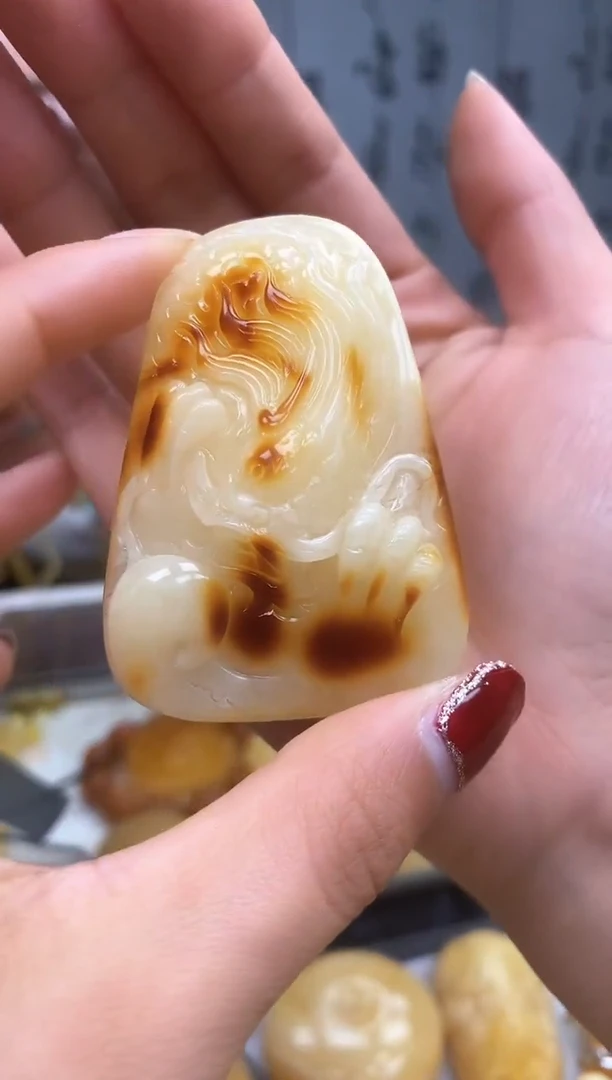 【闪购商品】琥珀裸石未镶嵌挂坠