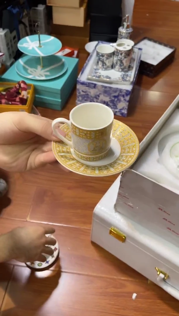 杯鸿辉家品牌瓷器，京东包邮！
