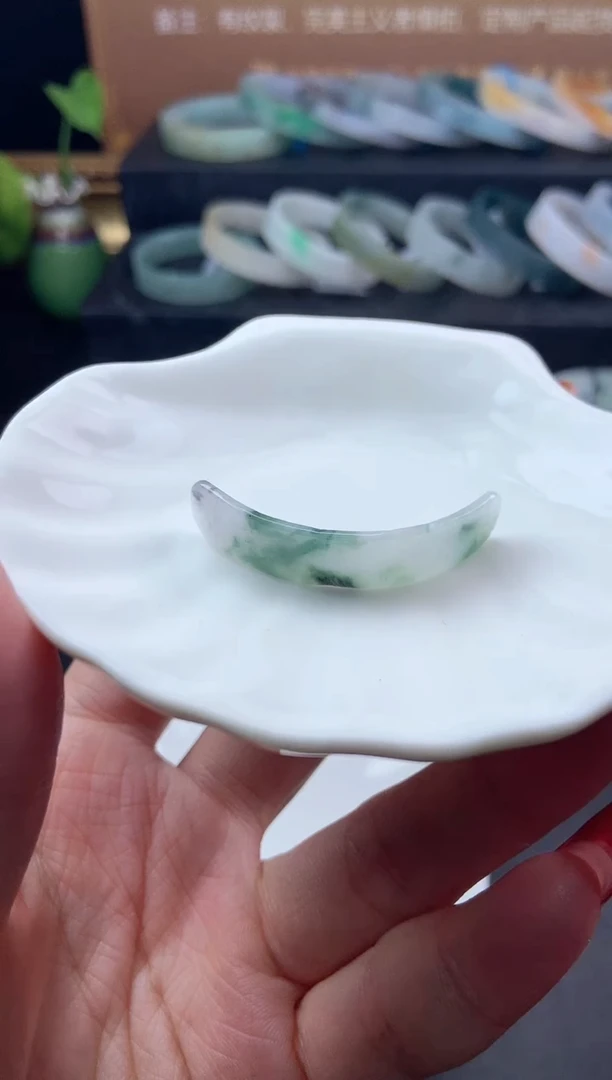 【闪购商品】翡翠颈饰未镶嵌玉璜-编绳