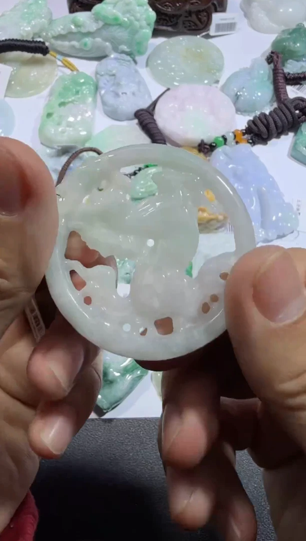 【闪购商品】翡翠颈饰未镶嵌00010727