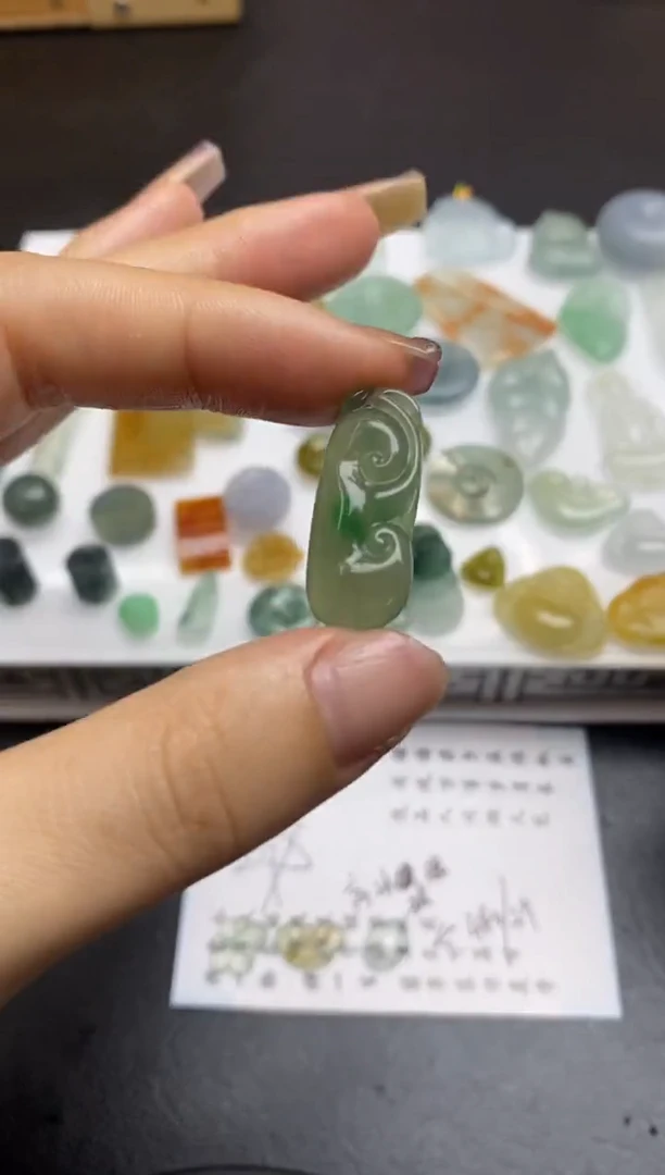 定制翡翠未镶嵌翡翠毛货~