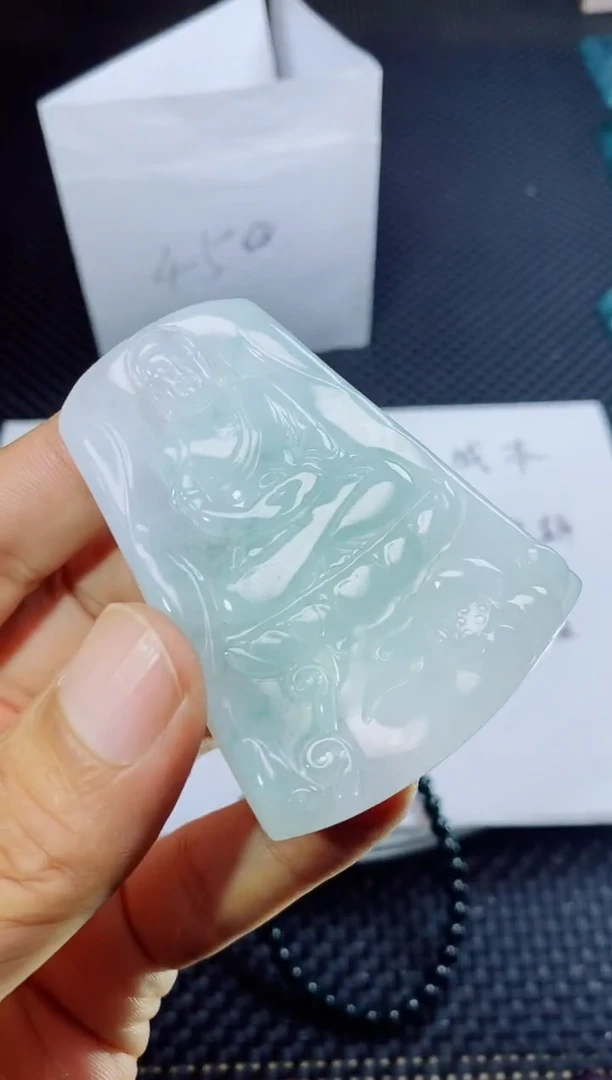 翡翠未镶嵌颈饰