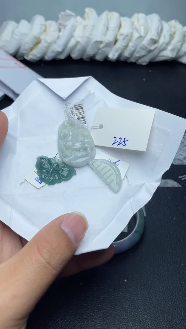 未镶嵌手镯翡翠225