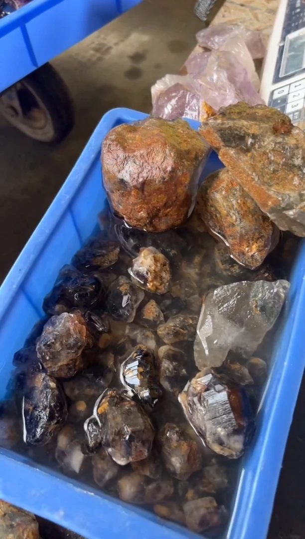 水晶珠宝半成品未镶嵌天然黑闪灵原石多样性发一小块