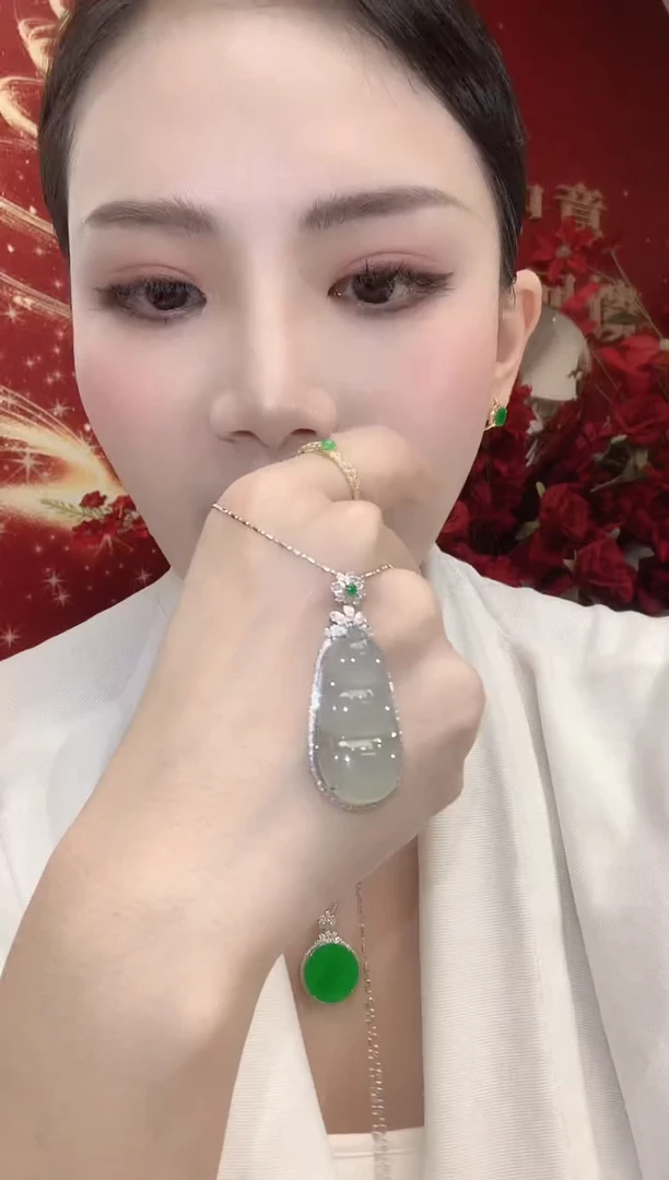 吊坠(不含链)18K金镶嵌翡翠A38