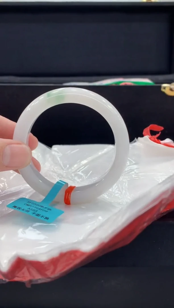 未镶嵌手镯翡翠翡翠手镯