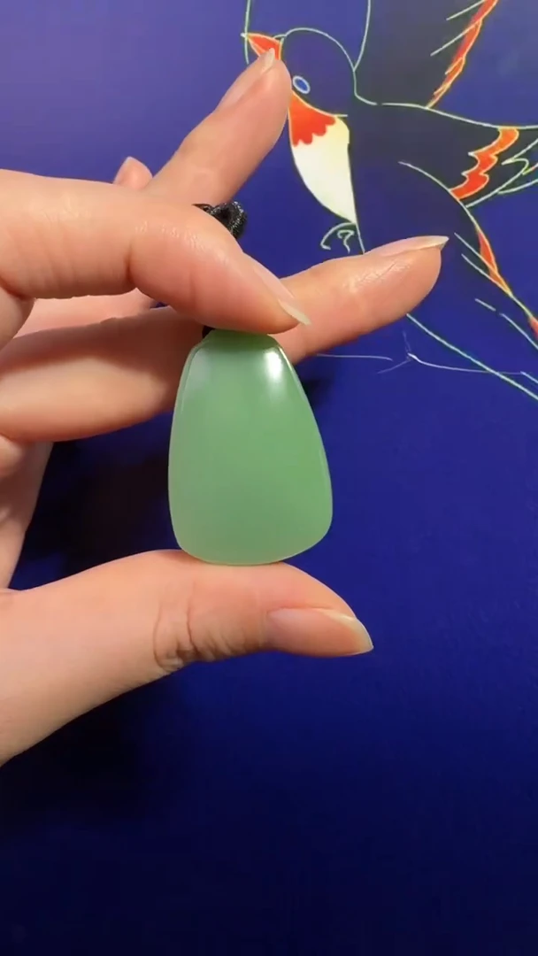 颈饰未镶嵌和田玉吊坠