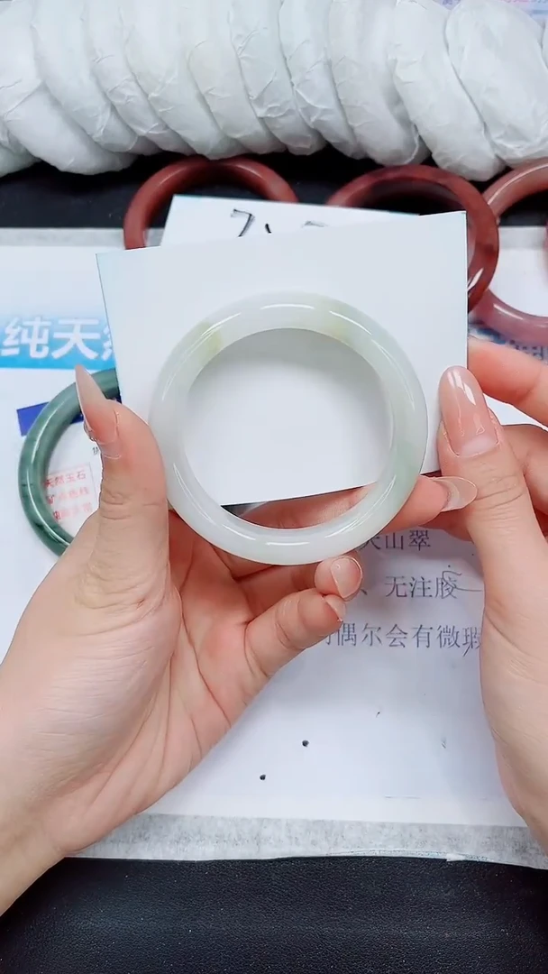 【闪购商品】石英质玉手镯未镶嵌A105-55/56