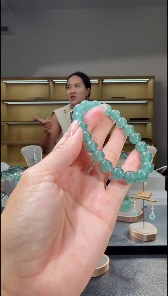 吊坠(不含链)未镶嵌翡翠手串（多样性发其一）