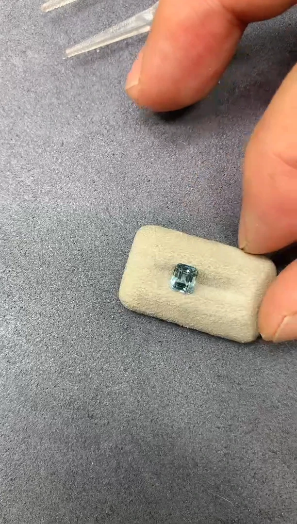 未镶嵌裸石碧玺0.82ct 1