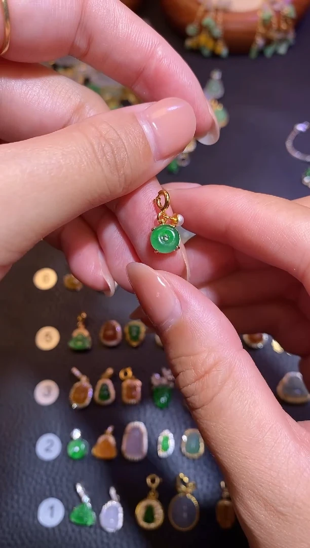 颈饰银S925镶嵌翡翠a货翡翠