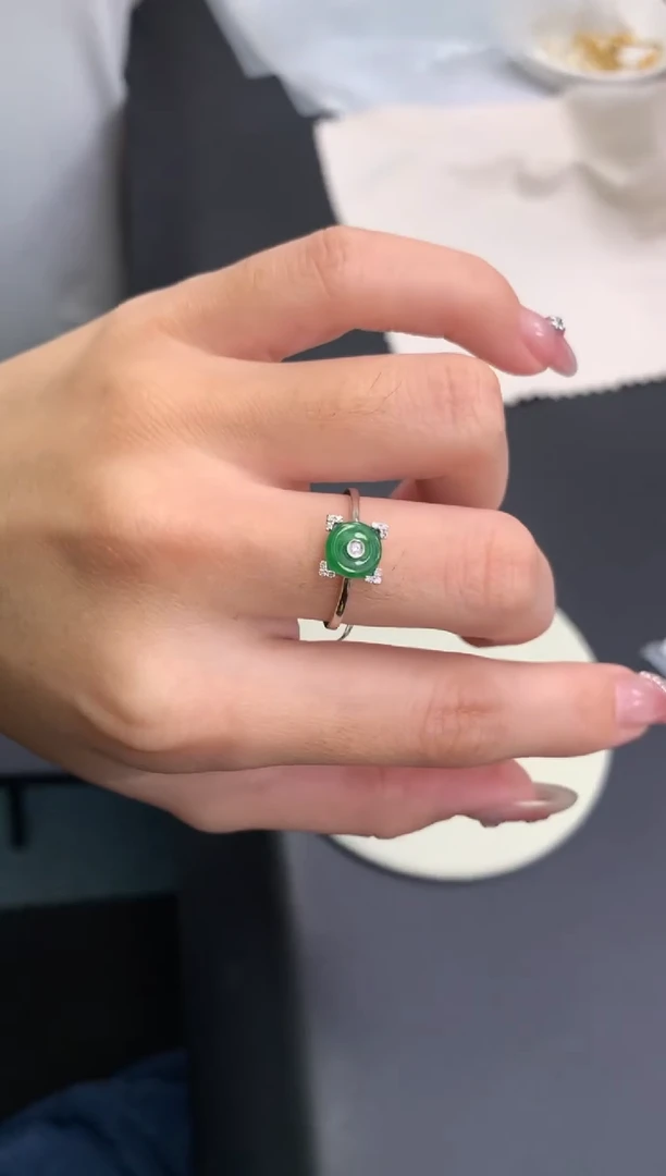 18K金镶嵌定制翡翠48小时鉴赏期 退货不扣服务费