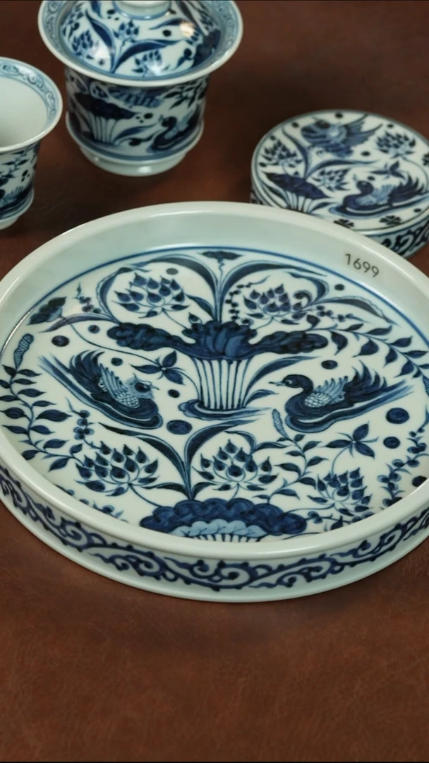 元青花鸳鸯纹壶承