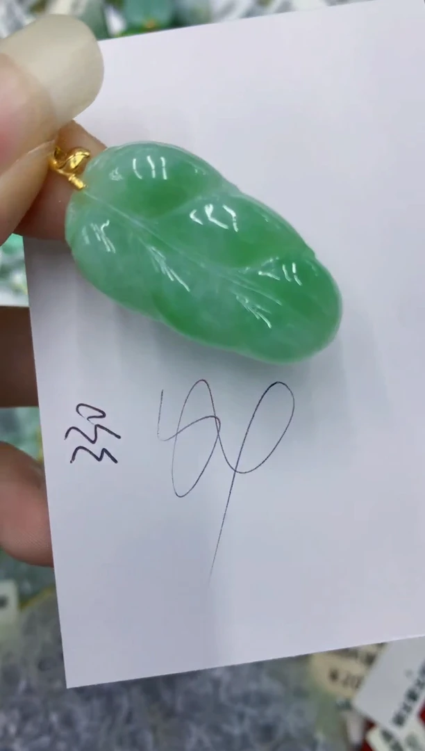 翡翠未镶嵌颈饰111111111111